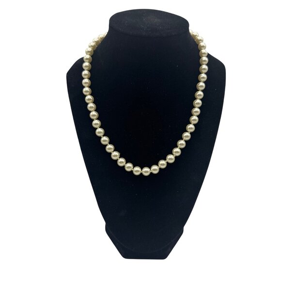 Vintage Faux Pearl Necklace Gold Tone Clasp Beaded Strand - Picture 1 of 4